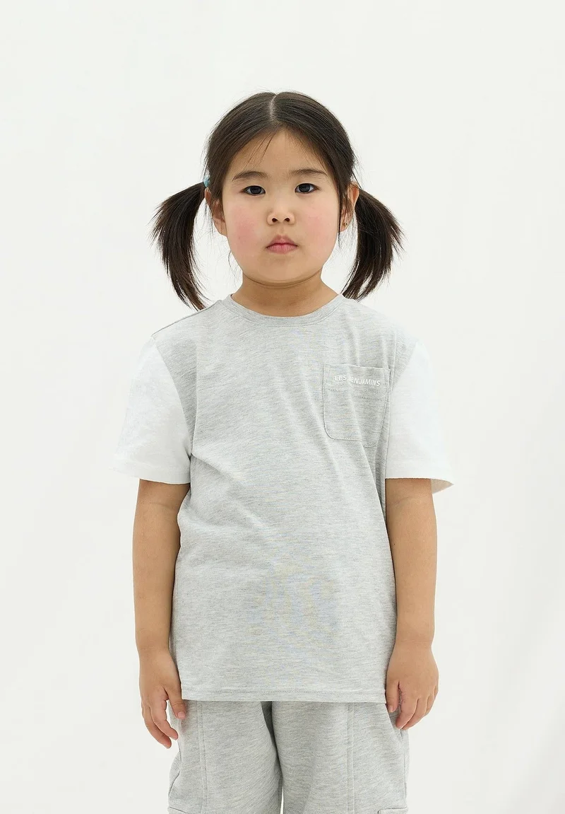 ليس بنجامنز تي شيرت بأكمام قصيرة ٤٠٣